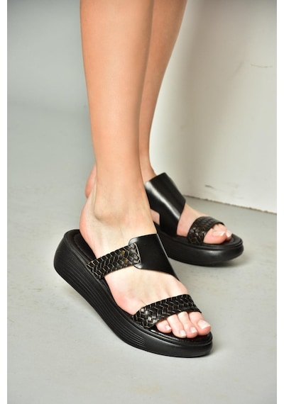 Fox Shoes S291059703 Siyah Hakiki Deri Kalın Tabanlı Kadın Terlik Siyah