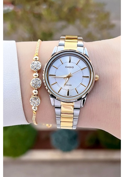 Casio Csıste136 Kadın Kol Saati