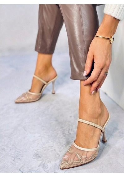 Fox Shoes Y752276315 Bej File Boncuk İşlemeli İnce Topuklu Kadın Ayakkabı