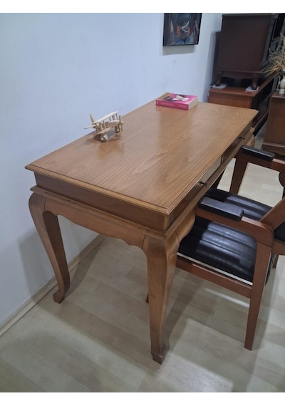 Çalışma Masa Klasik Alt St 90630 Dilimli Sandalye Lüks Klasik Ceviz Renk Model Kahverengi Çalışma Masa Klasik Alt St 90630 Dilimli Sandalye Lüks Klasik Ceviz Renk Model Kahverengi