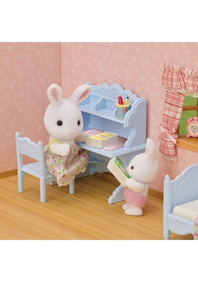 Sylvanian Familieskar Tavşan Kız Ve Çalışma Masası