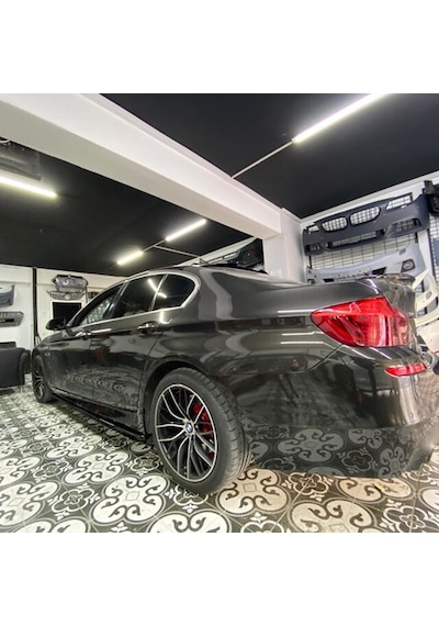 Bmw F10 Marşpiyel Lipi Alt Bıçak Parlak Siyah