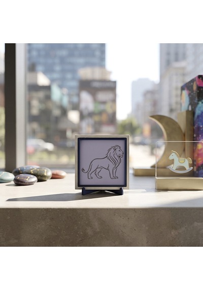 Ayakta Aslan Figürlü Zarif Dekoratif Aksesuar, Modern Ve Asil Duruşuyla Çalışma Masası İçin 10x10 Cm