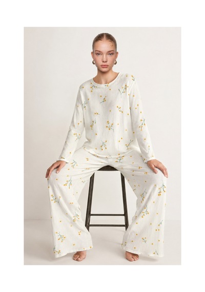 Kadın Desenli Uzun Kollu Ekru Pijama Takımı 4722