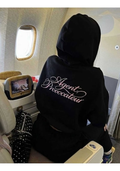 Hunors Sportswear & Company Agent Provocateur Unisex Model Pamuklu Kapüşonlu Sweatshirt SIYAH Hunors Sportswear & Company Agent Provocateur Unisex Model Pamuklu Kapüşonlu Sweatshirt SIYAH