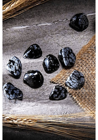 Karlı Obsidyen Taşı Doğal Taş Kütle Parça