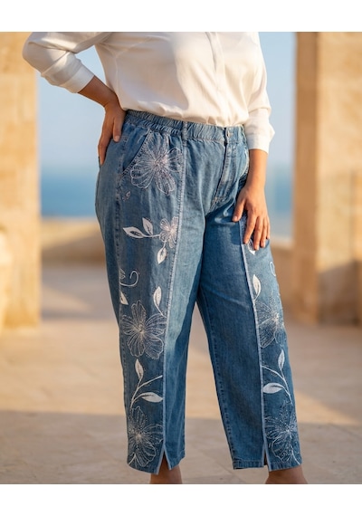 Büyük Beden Çiçek Desenli Mom Kesim Bileği Yırtmaçlı Denim Kadın Pantolon Mavi