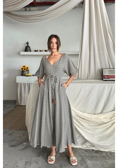 Defymoda V Yaka Bel Boncuk Bağlamalı Müslin Elbise Yırtmaç Detaylı - Gri Gri