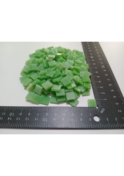 Açık Yeşil Kare Vitray Cam Mozaik Taşı - Sanatsal Mozaik Çalışmalarınız İçin Yaklaşık 10 X 10 Mm