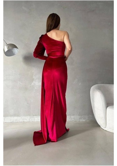 DefyModa Kadın Zarif Stil Kadife Kumaş Tek Omuz Kemerli Maxi Abiye Elbise Kırmızı