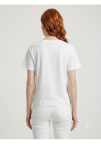 Neden Tekstil Kadın Beyaz V Yaka Yaprak Detaylı Pamuklu T-shirt