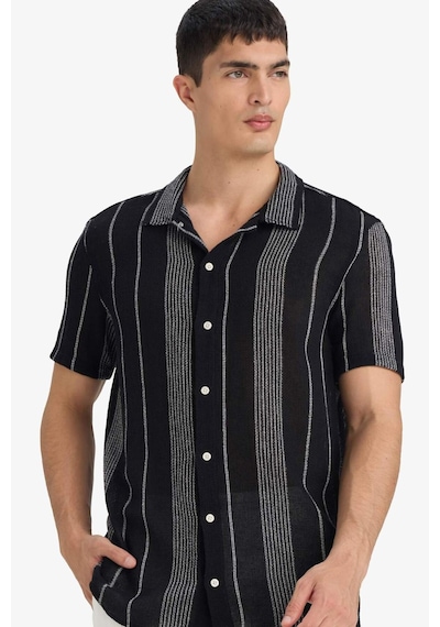 DeFacto Regular Fit Yazlık Polo Yaka Pamuklu Kısa Kollu Gömlek D7662AX25SPBK81