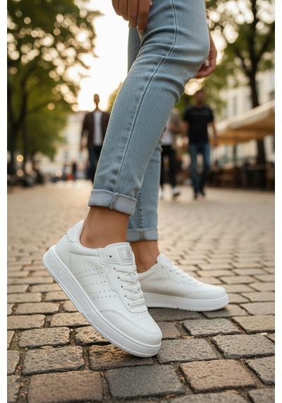 Enoch Kadın Spor Ayakkabı Delikli Detaylı Ve Hafif Comfort Düz Tabanlı Günlük Sneaker Beyaz
