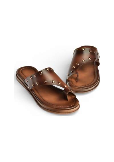 Fox Shoes Y390450403 Kahverengi Hakiki Deri Zımba Detaylı Kadın Terlik Kahverengi