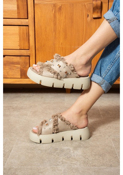 Dabab Shoes Kadın Bej Süet Taş Detaylı Kalın Rahat Taban Terlik
