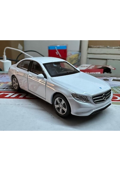 Oyuncak Metal Model Araba 1/36 Çek Bırak Mercedes Benz E Class Beyaz