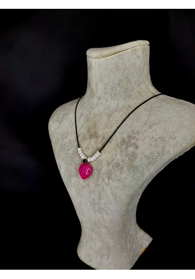 Mryart Doğal Taş Kalp Uçlu Kolye Pembe Oniks Taşı & Beyaz Boncuklu Fuşya