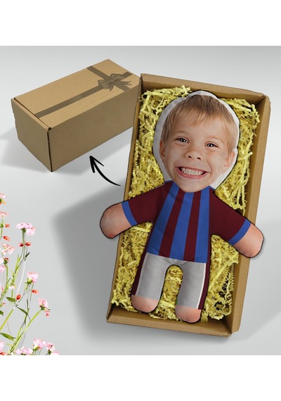 BK Gift Kutusunda Kişiye Özel Fotoğraflı Çocuk Bordo-Mavi Futbolcu Bebek Yastık – Doğum Gününe