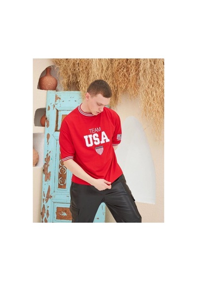 Erkek Bisiklet Yaka Tişört Nakış İşlemeli Kısa Kol Oversize T-shirt - Kırmızı