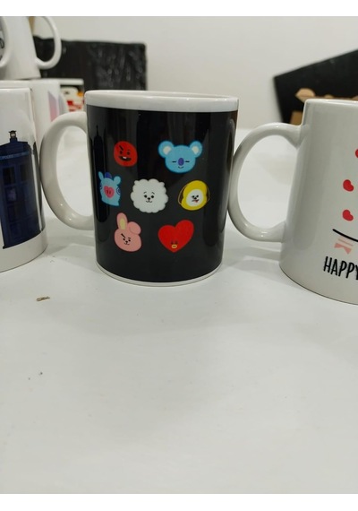 Bt21 Karakter Kupa - Siyah Zemin Karikatür Seramik Bardak K-pop Hayran Hediyesi 325ml Beyaz - Çok Renkli