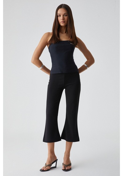 Grımelange Gresas Kadın Yakasız Kolsuz Toka Detaylı Slim Fit Siyah Bluz