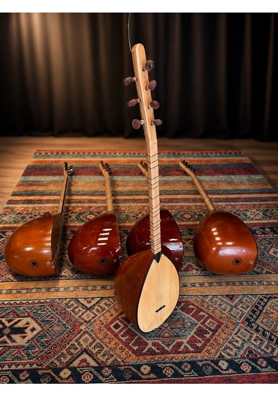 Jack Girişli Kompozit Tekne Orta Kalite Kısa Sap Bağlama
