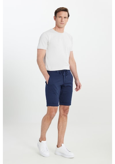 AC&Co / Altınyıldız Classics Erkek Lacı Pamuklu Slim Fit Dar Kesim Beli Bağlamalı Yan Cepli Çizgili Şort Lacı Lacivert AC&Co / Altınyıldız Classics Erkek Lacı Pamuklu Slim Fit Dar Kesim Beli Bağlamalı Yan Cepli Çizgili Şort Lacı Lacivert