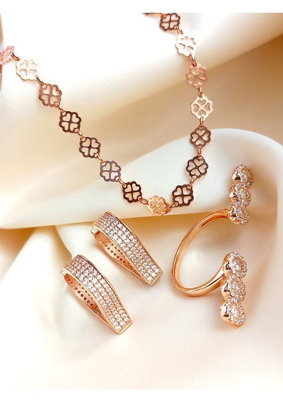 925 Ayar Gümüş Işıltılı Sıralı Kalpler Tasarım Gold Kolye Küpe Özel Tasarım Yüzük Kadın Set Rose Gold - Gümüş 925 Ayar Gümüş Işıltılı Sıralı Kalpler Tasarım Gold Kolye Küpe Özel Tasarım Yüzük Kadın Set Rose Gold - Gümüş