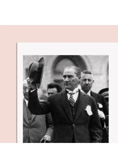 2027 Atatürk Masa Takvimi Özel Siyah Fotoğraflı Cumhuriyet Temalı Masaüstü Takvim