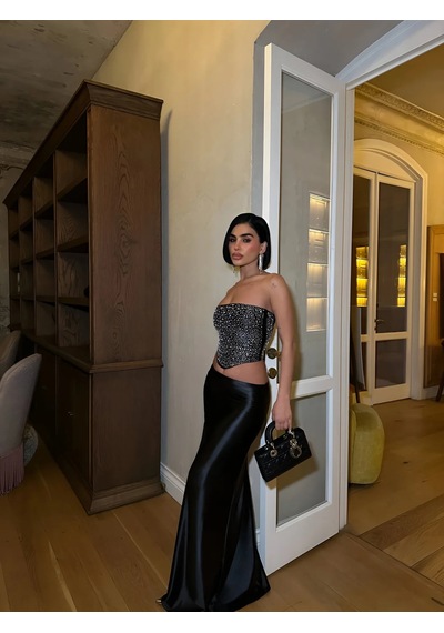 Havens Kristal Taşlı Büstiyer & Saten Etek Takım Siyah Havens Kristal Taşlı Büstiyer & Saten Etek Takım Siyah