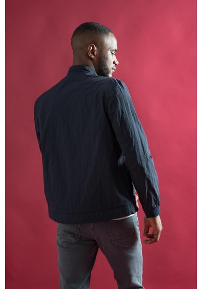 Slim Fit Dik Yaka Fermuar Kapamalı Yandan Cepli Astarlı Baharlık Mont 001
