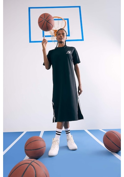 Defacto NBA Los Angeles Lakers Oversize Geniş Kalıp Kısa Kollu Pike Midi Elbise B9962AX24SM Siyah