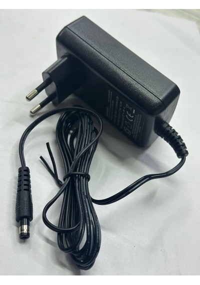 12 volt Ekran   adaptör 12 volt 1.5 amper 5.5 mm 2.5 mm adaptör