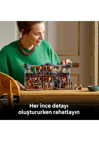 LEGO® Icons Kitabevi: Kitaplık Dekoru 11379 - Yetişkinler için Minifigür İçeren Yaratıcı Model Yapım Seti (1690 Parça)