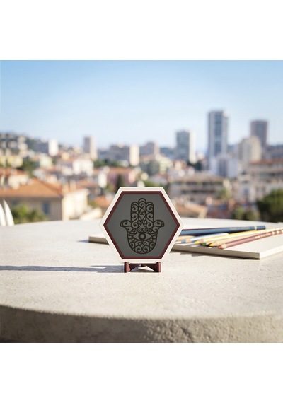 Sanatsal Hamsa Desenli Masaüstü Dekoru, Ev Ve Ofis Ortamında Modern Bir Atmosfer Yaratan Şık Bir Tasarım 10x10 Cm, Kül Gri