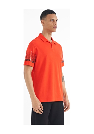 Tommylife Tommy Life Fiesta Kol Baskı Detaylı Polo Yaka Standart Form Erkek T-shirt - 88240 Kirmizi Tommylife Tommy Life Fiesta Kol Baskı Detaylı Polo Yaka Standart Form Erkek T-shirt - 88240 Kirmizi