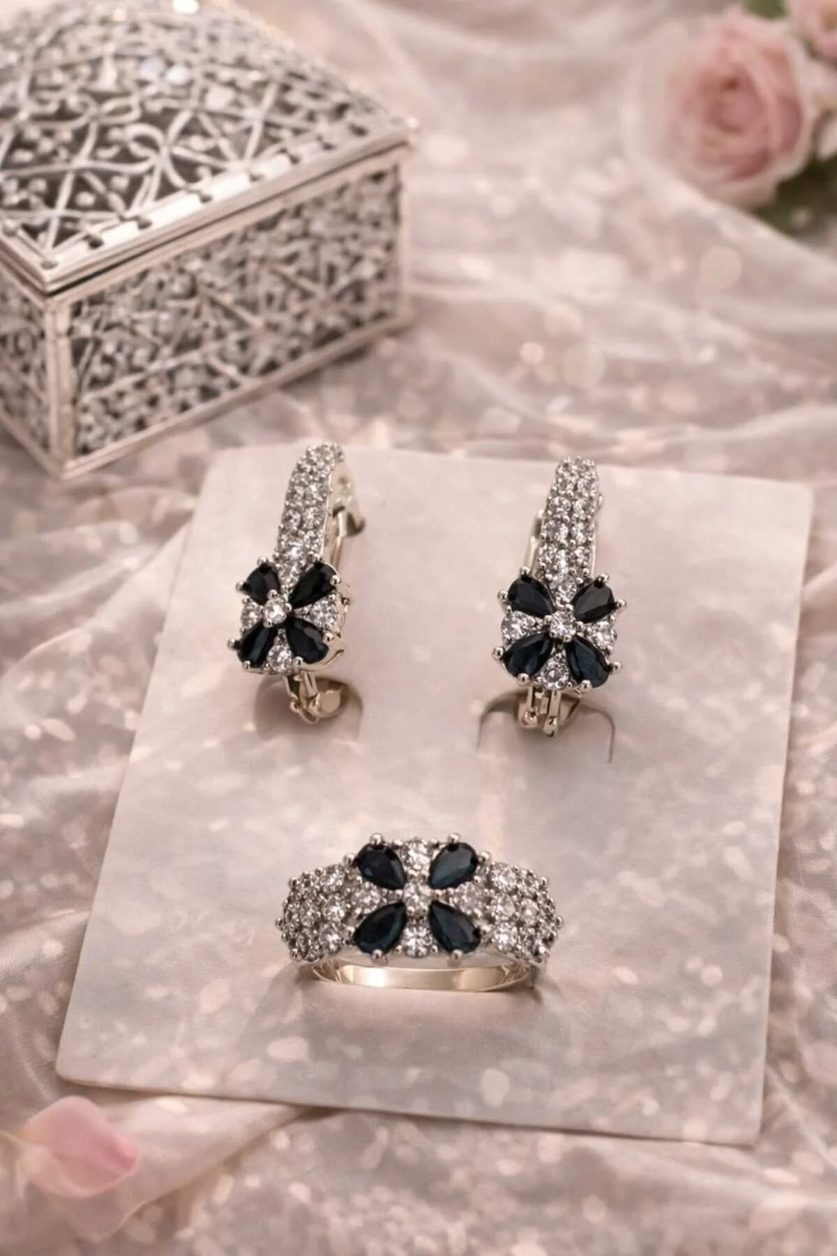 Banum Luxury Zarif Modern 2lı Set Küpe&yüzük Açık Gri
