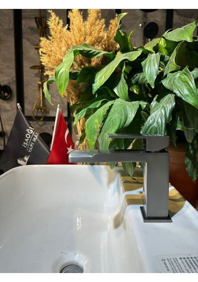 İsaoğlu Yapı Antrasit Lavabo Bataryası Antrasit Gri Venom Banyo Lavabo Armatür Antrasit