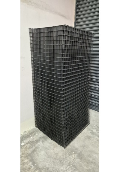 Hasır Tel- 5.5 X 5.5 Göz Aralıklı - 3.5'mm 100 X 200 Ebatında - 1 Adet Siyah