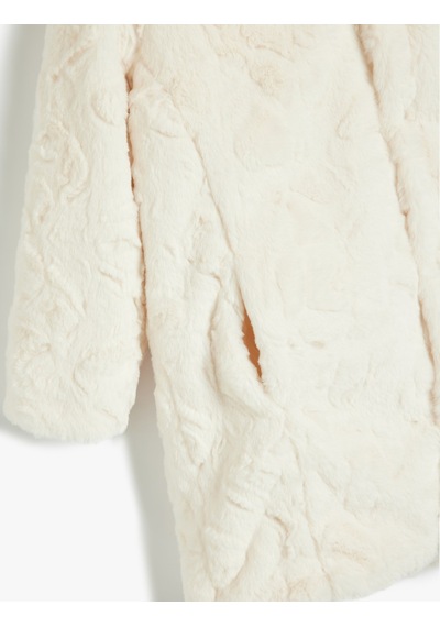 Koton Peluş Mont Dik Yaka Fermuarlı Cep Detaylı Kırık Beyaz/001 Beyaz