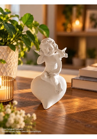 Dekoratif Melek Biblo Kalp Üzerinde Oturan Beyaz Melek Figürlü Hediyelik Süs 15x9 Cm