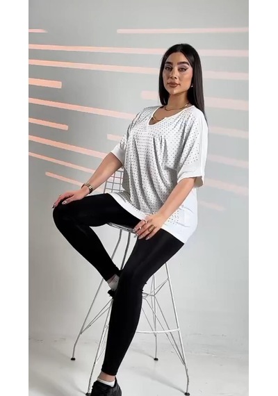 Elaxi Zincir Detaylı Taşlı Viskon Bluz Beyaz