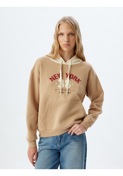 Koton Kolej Sweatshirt Kapüşonlu Baskılı Kanguru Cepli Rahat Kalıp Bej 5wal10444ık Ekru