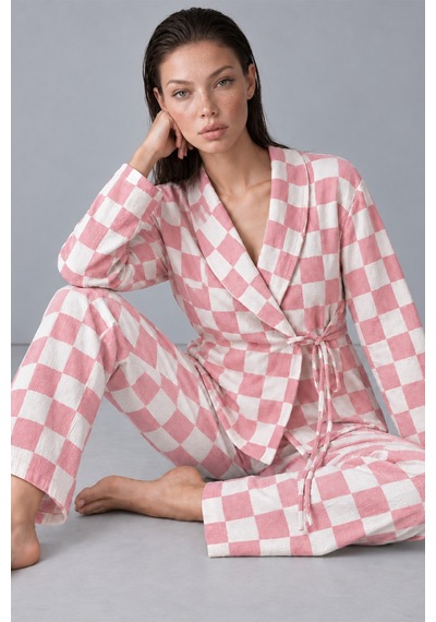 Kadın Kruvaze Yaka Kareli Beli Kuşaklı Pembe Pijama Takımı 4785