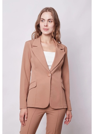 Kadın Yakalı Cep Kapaklı Tek Düğme Hafif Lirkalı Kumaş Blazer Ofis Ceket Pantolon Kodu Jument 40082 -camel CAMEL Kadın Yakalı Cep Kapaklı Tek Düğme Hafif Lirkalı Kumaş Blazer Ofis Ceket Pantolon Kodu Jument 40082 -camel CAMEL