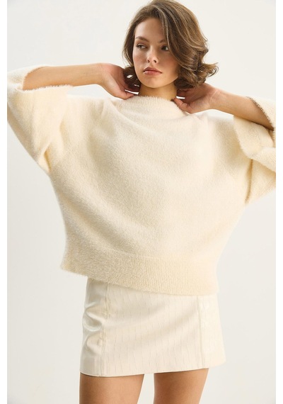 Shade Kadın Sakallı Oversize Yumoş Yarasa Kol Triko Kazak 9036 60283635 - Ekru
