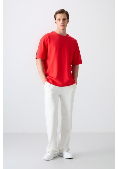Tommy Life Fiesta Pamuklu Kalın Yüzeyi Dokulu Oversize Fit Basic Erkek T-shirt - 88339 Kirmizi Tommy Life Fiesta Pamuklu Kalın Yüzeyi Dokulu Oversize Fit Basic Erkek T-shirt - 88339 Kirmizi