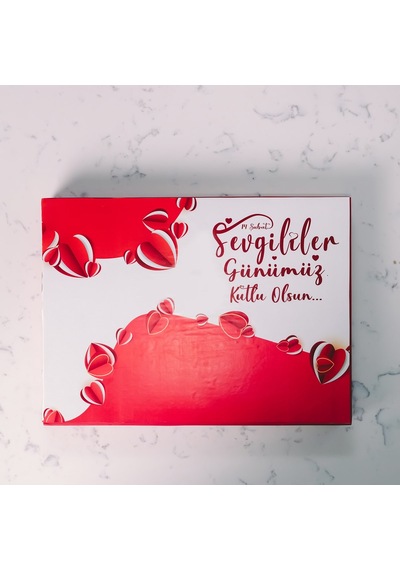 Açılan Kalpler Temalı Kırmızı Beyaz Kutu 42 Adet Yaldızlı Kalp Çikolata
