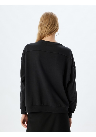 Koton Oversize Sweatshirt Bisiklet Yaka Taş Detaylı Uzun Kollu Pamuklu Siyah 5wal10494ık Siyah Koton Oversize Sweatshirt Bisiklet Yaka Taş Detaylı Uzun Kollu Pamuklu Siyah 5wal10494ık Siyah