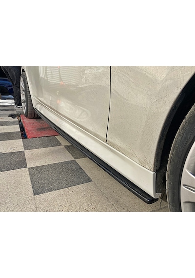 F30 Marşpiyel Alt Lip - Plastik - Parlak Siyah